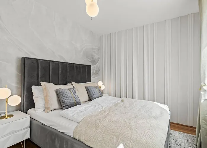 Apartman Balkon I Tiefgaragen Parkplatz I 5 Min Zum Einkaufszentrum I Schnelles Wlan Bécs