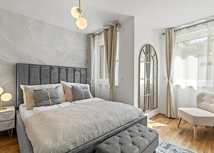 Balkon I Tiefgaragen Parkplatz I 5 Min Zum Einkaufszentrum I Schnelles Wlan Apartman *