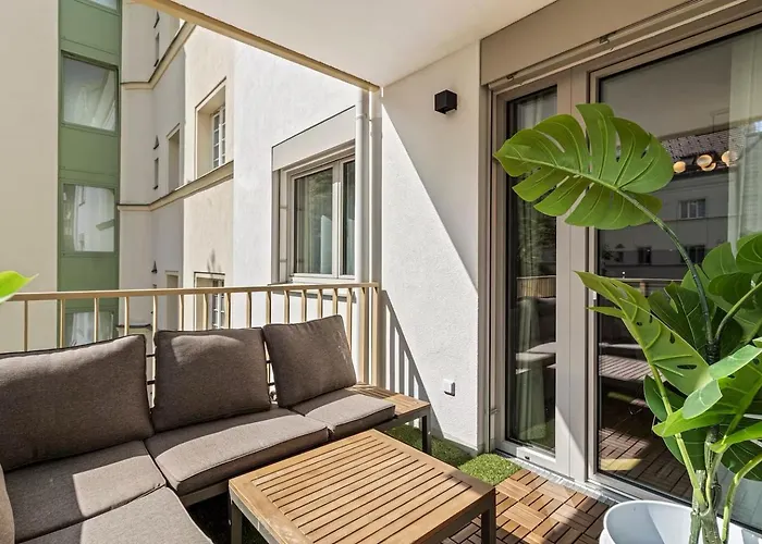 Apartman Balkon I Tiefgaragen Parkplatz I 5 Min Zum Einkaufszentrum I Schnelles Wlan Bécs